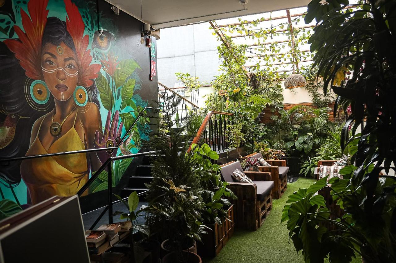 Black Llama Hostel Miraflores Lima Exterior photo