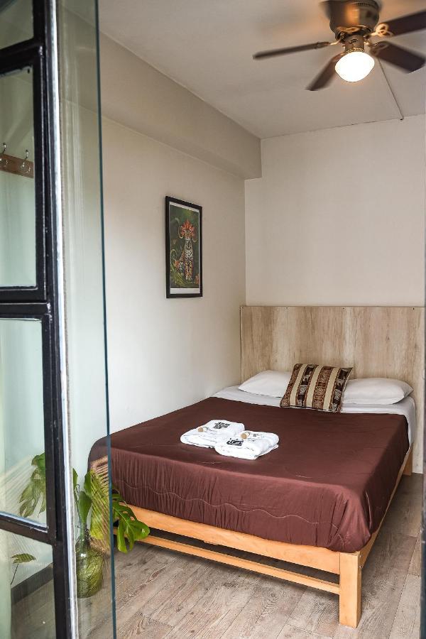 Black Llama Hostel Miraflores Lima Exterior photo